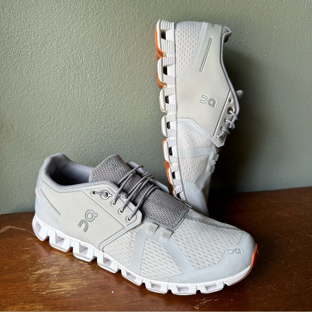 ON RUNNING Cloud sneaker W 10.5 M 9 silver grey w orange detail